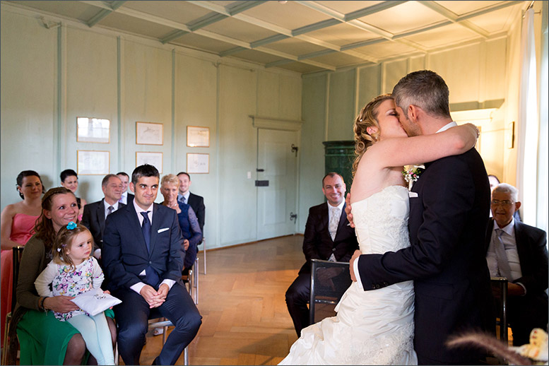 Zivieltrauung Hochzeit auf Schloss Wildenstein (Bad Bubendorf) fotografiert von der Fotografin Soraya Häßler - Bee Lucky Pictures