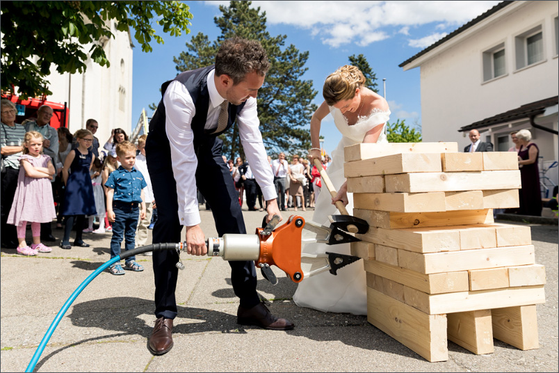 Hochzeit Apéro Leuggern Hochzeitsspiel von der Feuerwehr